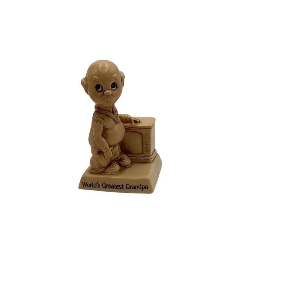 Vintage 1975 R&W Berries "World's Greatest Grandpa"‎ Figurine 5”